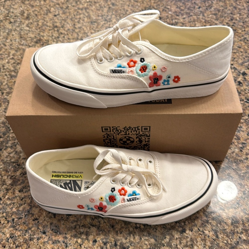 Women’s Vans - Size 8.5 - Groovy Floral Marshmellow